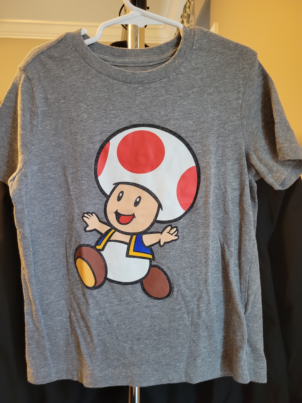 Old Navy Gray Short Sleeve Tee with Mario Bros Toad Graphic